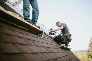 Local Roofers in Cedar Hill Lakes, MO
